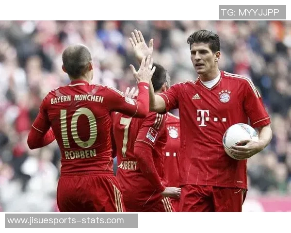 意甲精彩对决拜仁狂胜曼联四球逆转点燃全场激情