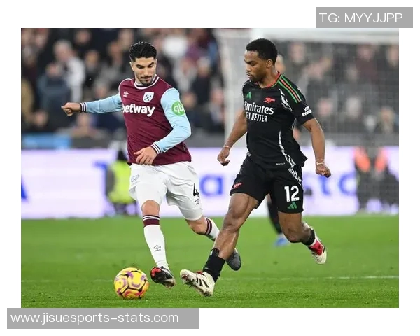 意甲激战阿森纳与里昂握手言和精彩瞬间引发全场热烈反响