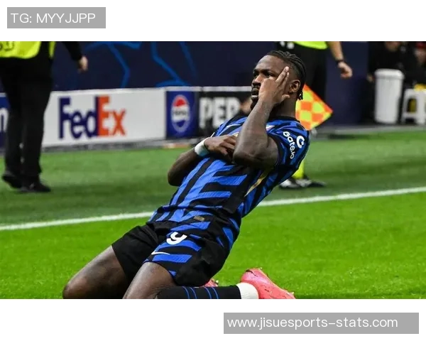 世界杯惊现冷门那不勒斯绝杀阿森纳全场沸腾瞬间回顾