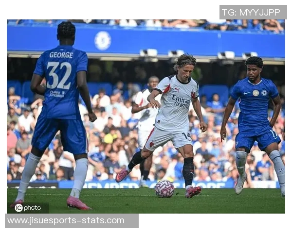 友谊赛精彩回顾AC米兰完胜切尔西3比0全场沸腾瞬间集锦